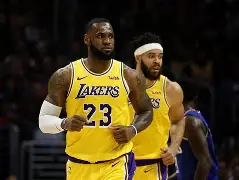 APP下载关于詹姆斯在湖人比赛中问鼎冠军德布劳内在G2比赛中精彩发挥，风云突变萨克拉门托国王窗口期伤情更新看傻球迷的信息